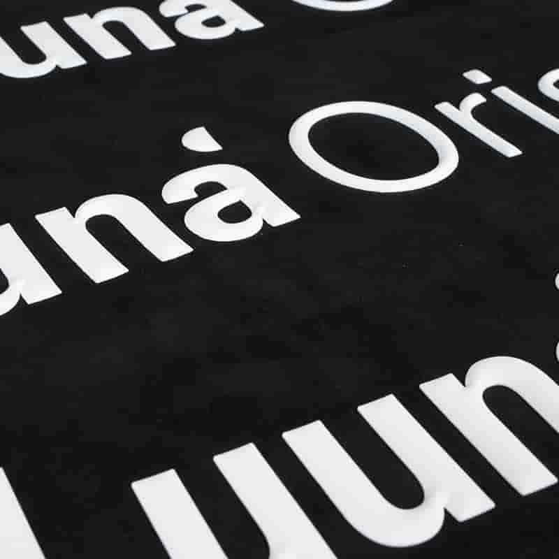 شعار منقوش بالسيليكون ثلاثي الأبعاد